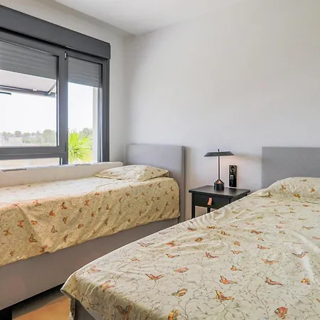 아파트 3 Bedroom Stunning In *